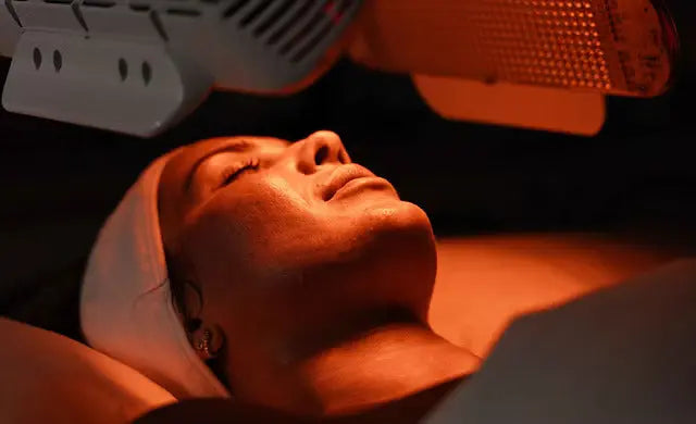 How-Does-Red-Light-Therapy-Enhance-Collagen-Production-and-Skin-Resilience EVENSKYN®