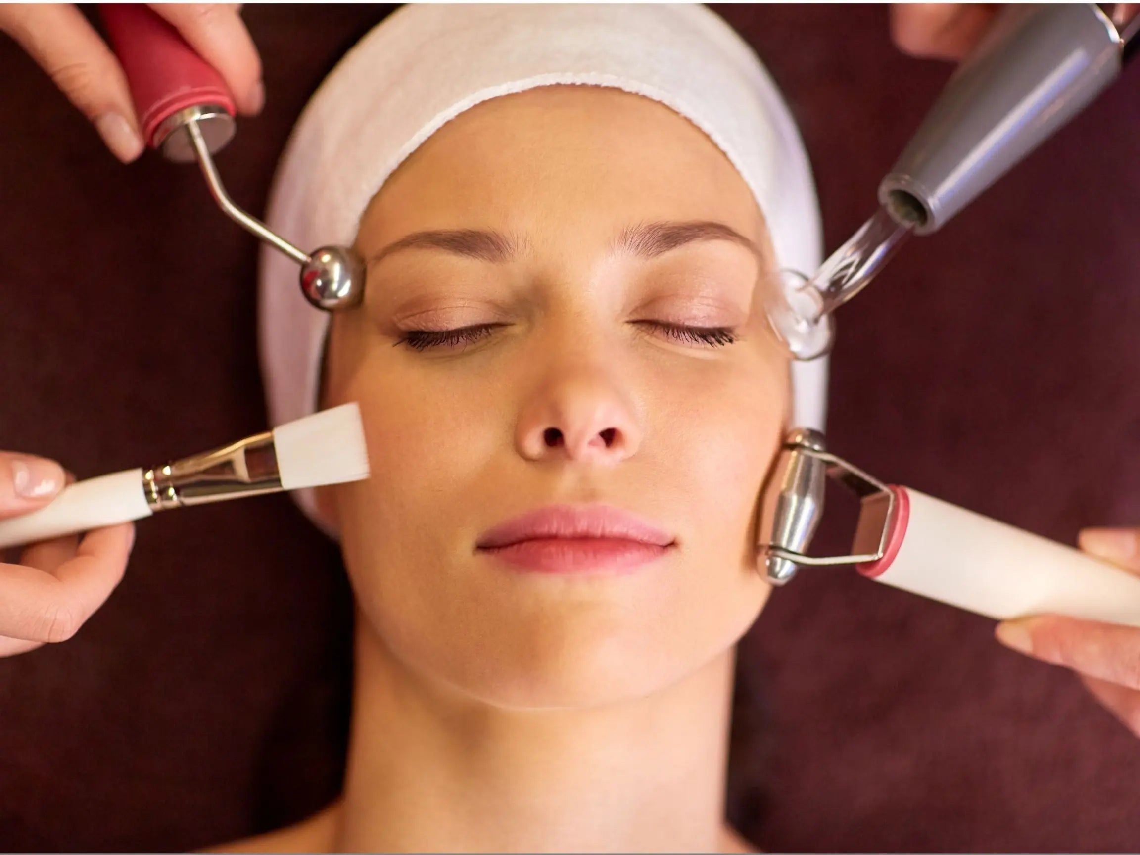 The Ultimate Guide to At-Home Skin Rejuvenation for Women 40+: Comparing Microneedling, IPL, RF, Microcurrent & Red Light - EVENSKYN® The Ultimate Guide to At-Home Skin Rejuvenation for Women 40+: Comparing Microneedling, IPL, RF, Microcurrent & Red Light - EVENSKYN®