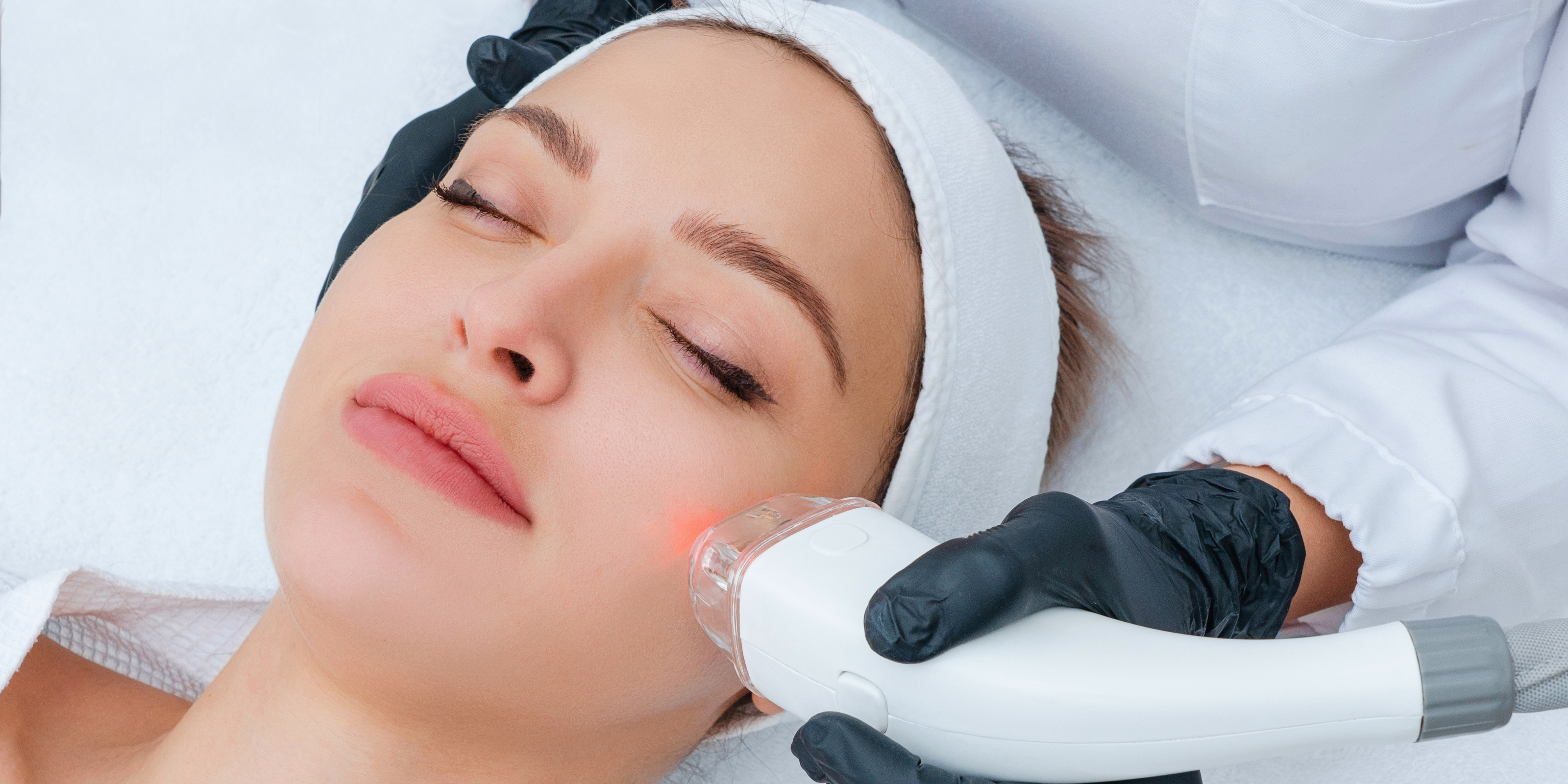 At-Home Radiofrequency (RF) for Anti-Aging: The Complete 2026 Guide Backed by Clinical Evidence At-Home Radiofrequency (RF) for Anti-Aging: The Complete 2026 Guide Backed by Clinical Evidence