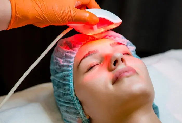 Red Light Therapy vs. Expensive Clinic Treatments: Which is Best for Wrinkles? - EVENSKYN®