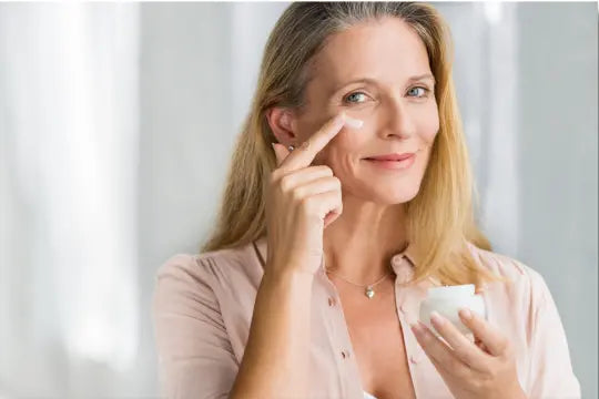 What-Causes-Skin-to-Age-Prematurely-How-EvenSkyn-s-At-Homes-Can-Help EVENSKYN® What-Causes-Skin-to-Age-Prematurely-How-EvenSkyn-s-At-Homes-Can-Help EVENSKYN®