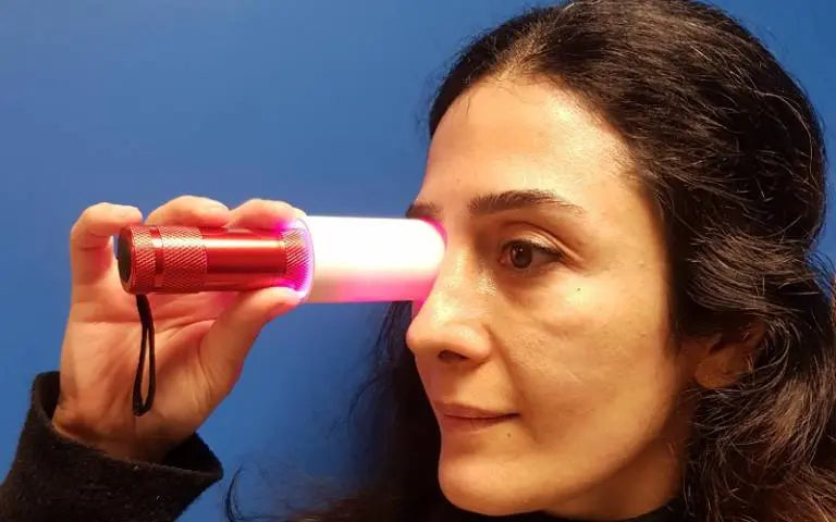 How to Use Red Light Therapy for Smoother, Younger-Looking Eyes? - EVENSKYN® How to Use Red Light Therapy for Smoother, Younger-Looking Eyes? - EVENSKYN®