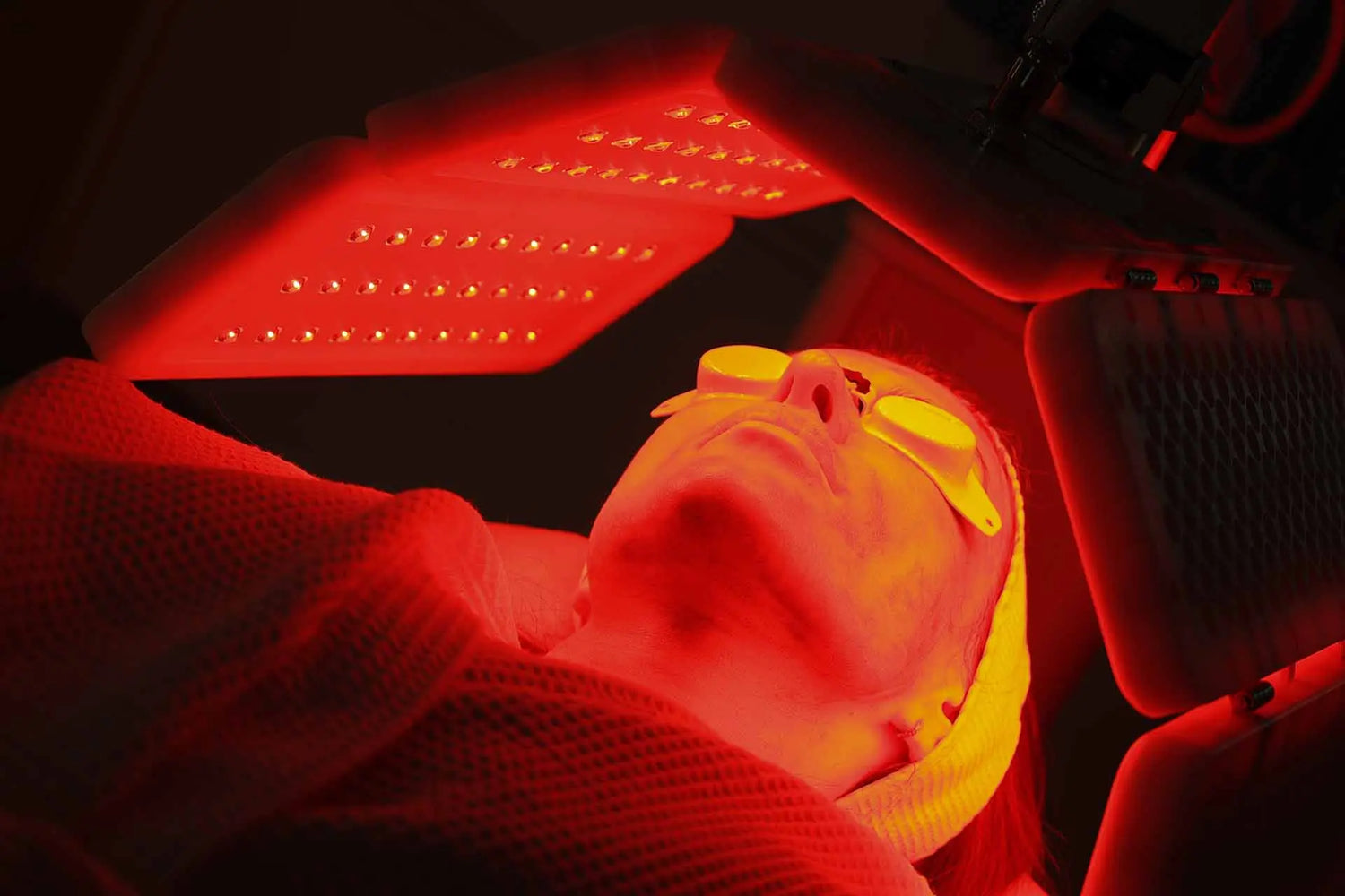 Affordable Technology for Anti-Ageing: How Red Light Therapy Can Save You Thousands? - EVENSKYN®
