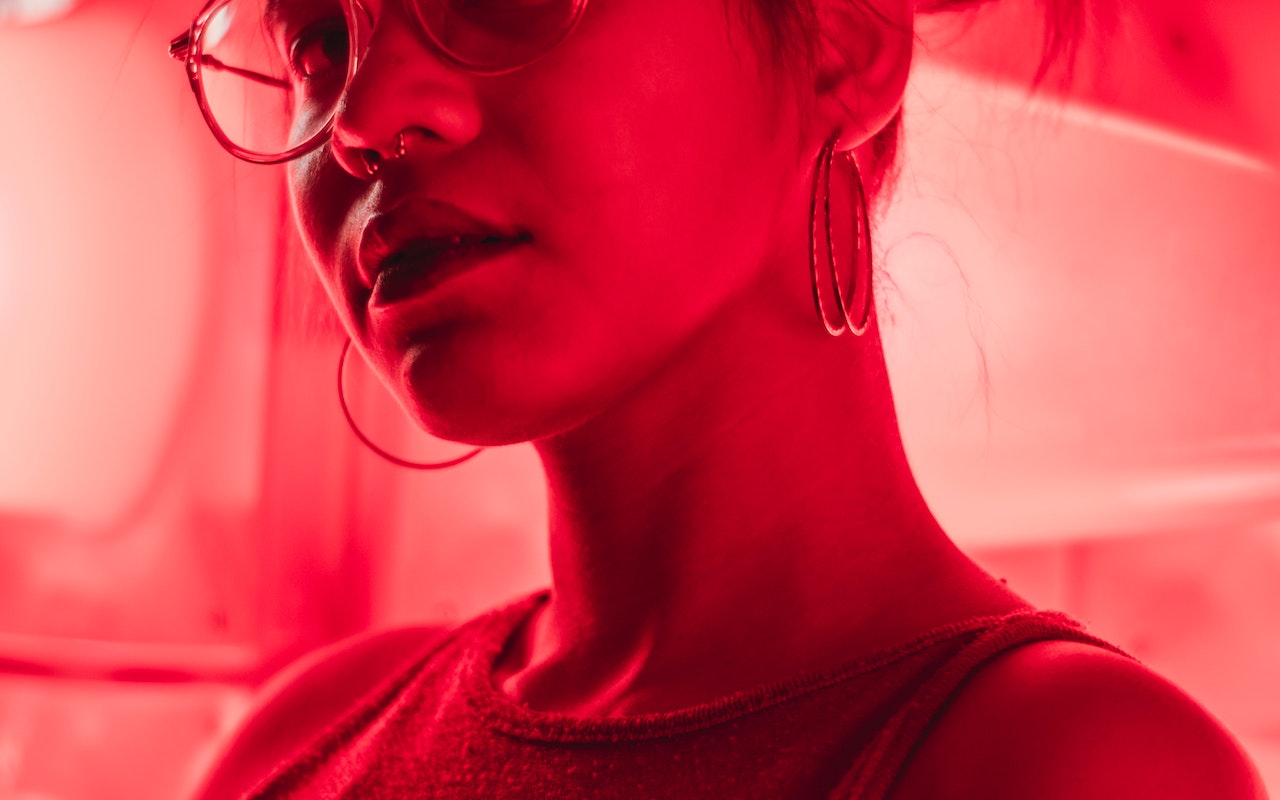 Photobiomodulation and Antioxidant Defense: Red Light Therapy's Role in Skin Protection, Anti-Aging & Rejuvenation - EVENSKYN®