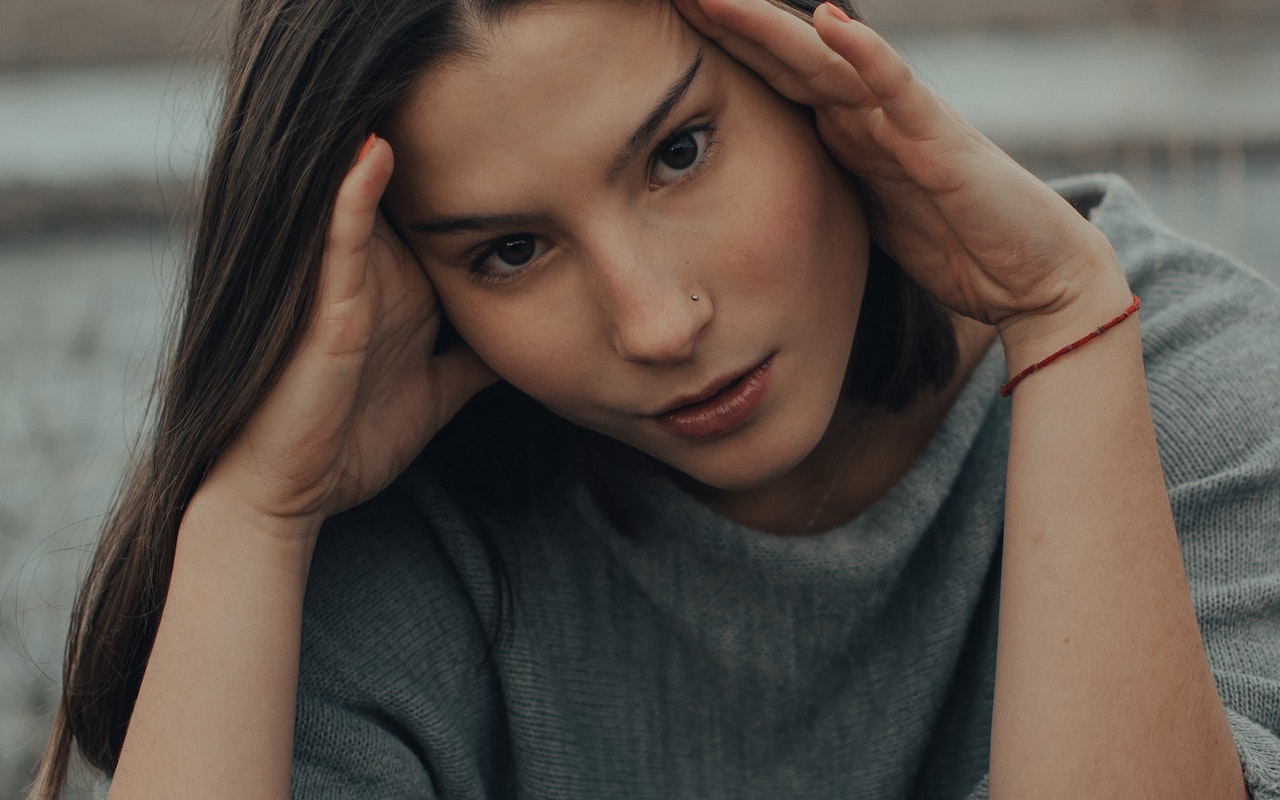 Elastin and Skin Elasticity: Exploring the Role of Red Light Therapy - EVENSKYN®