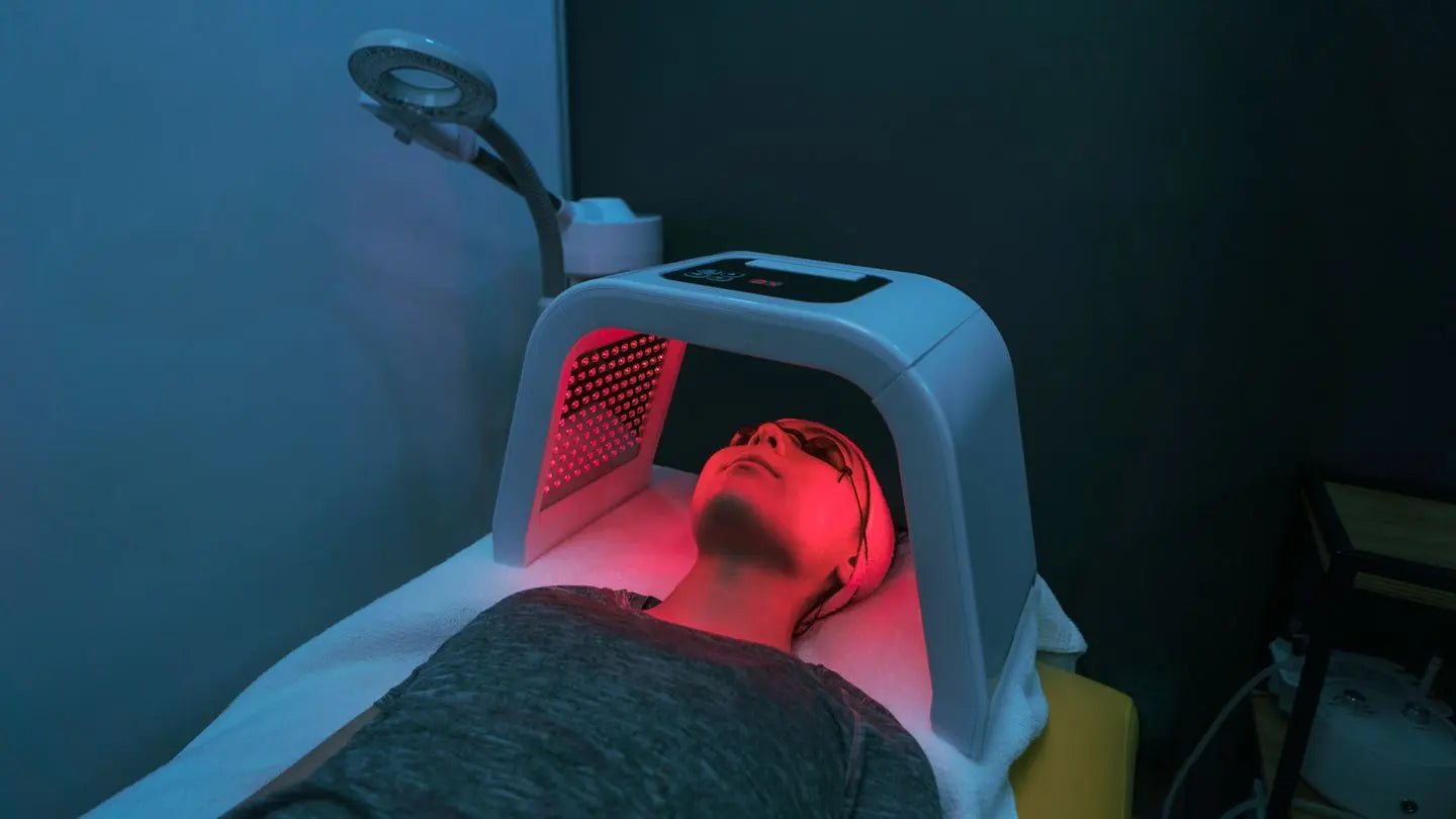 DIY Red Light Therapy for Hand Wrinkles: A Budget-Friendly Approach - EVENSKYN® DIY Red Light Therapy for Hand Wrinkles: A Budget-Friendly Approach - EVENSKYN®