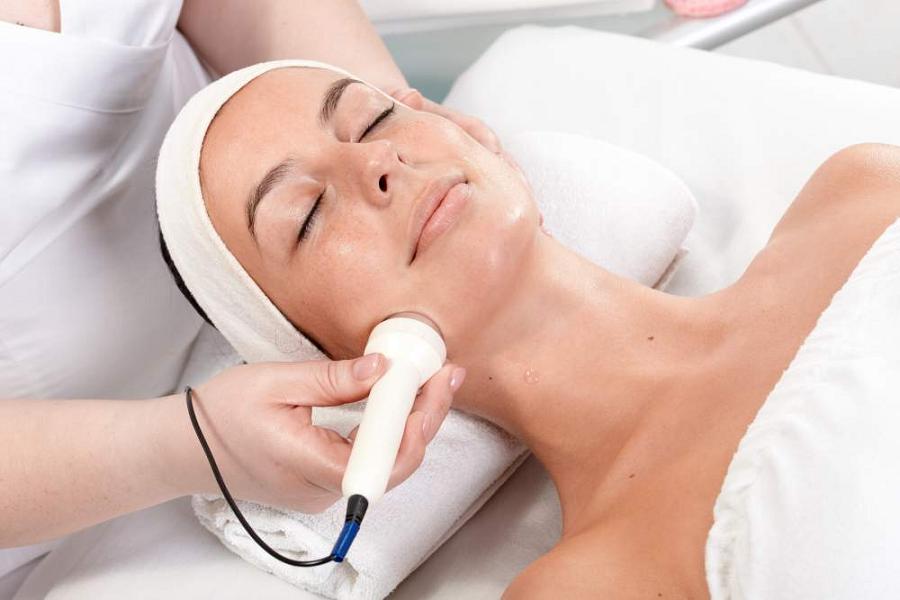 RF Technology Unveiled: The Science Behind At-Home Skin Tightening Devices