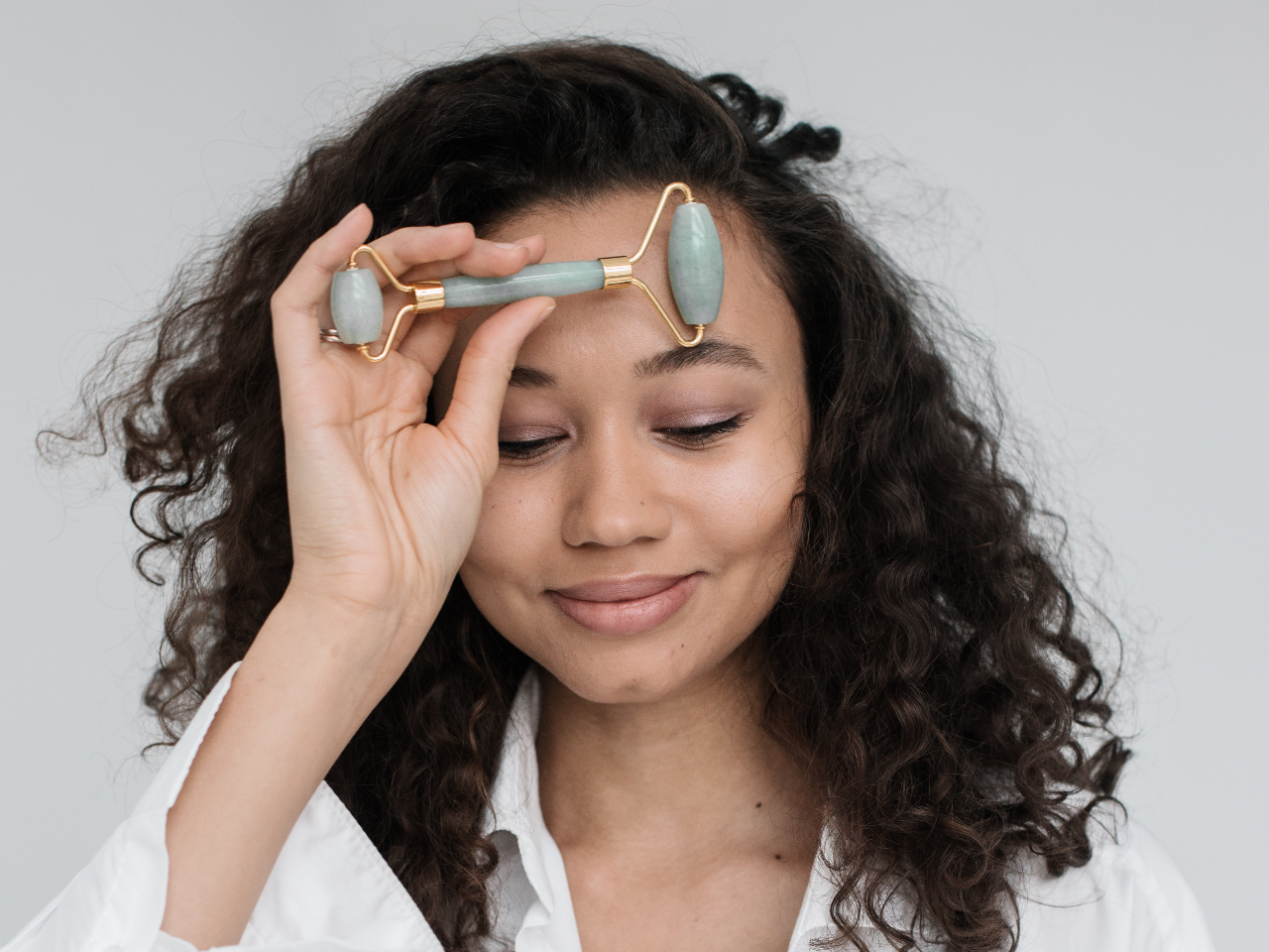 How to Massage the Forehead to Remove Wrinkles 