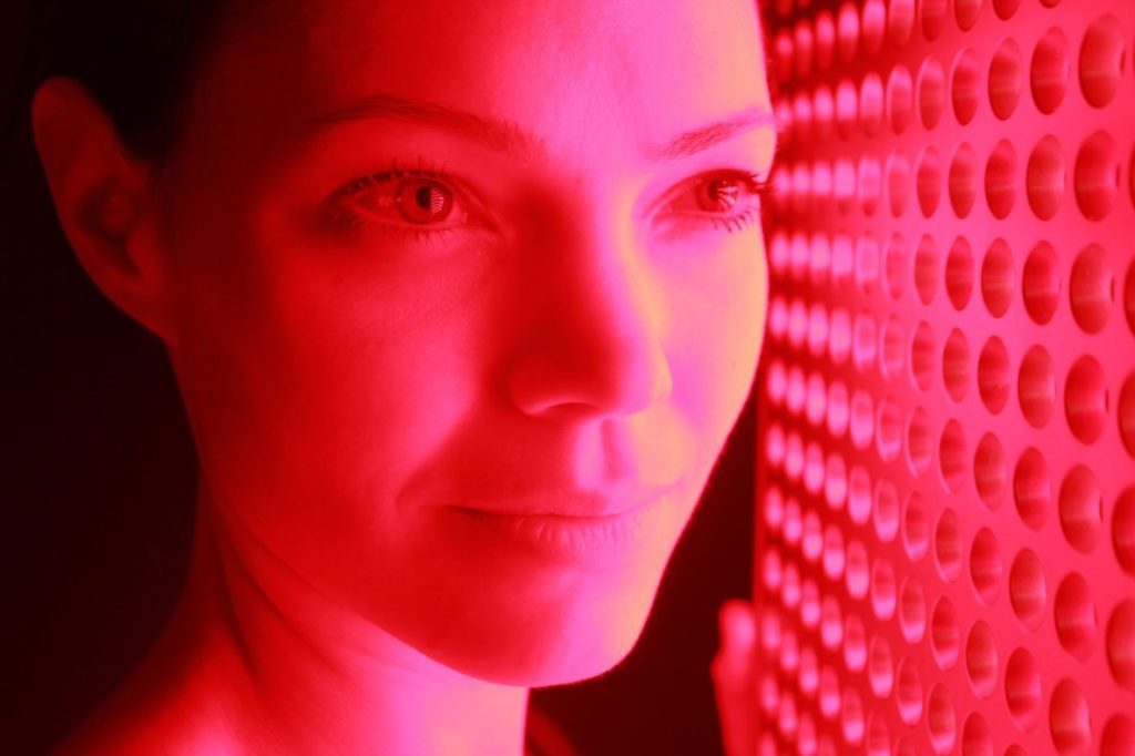 Illuminating Youthful Skin: Red Light Therapy for Addressing Aging Skin at Home
