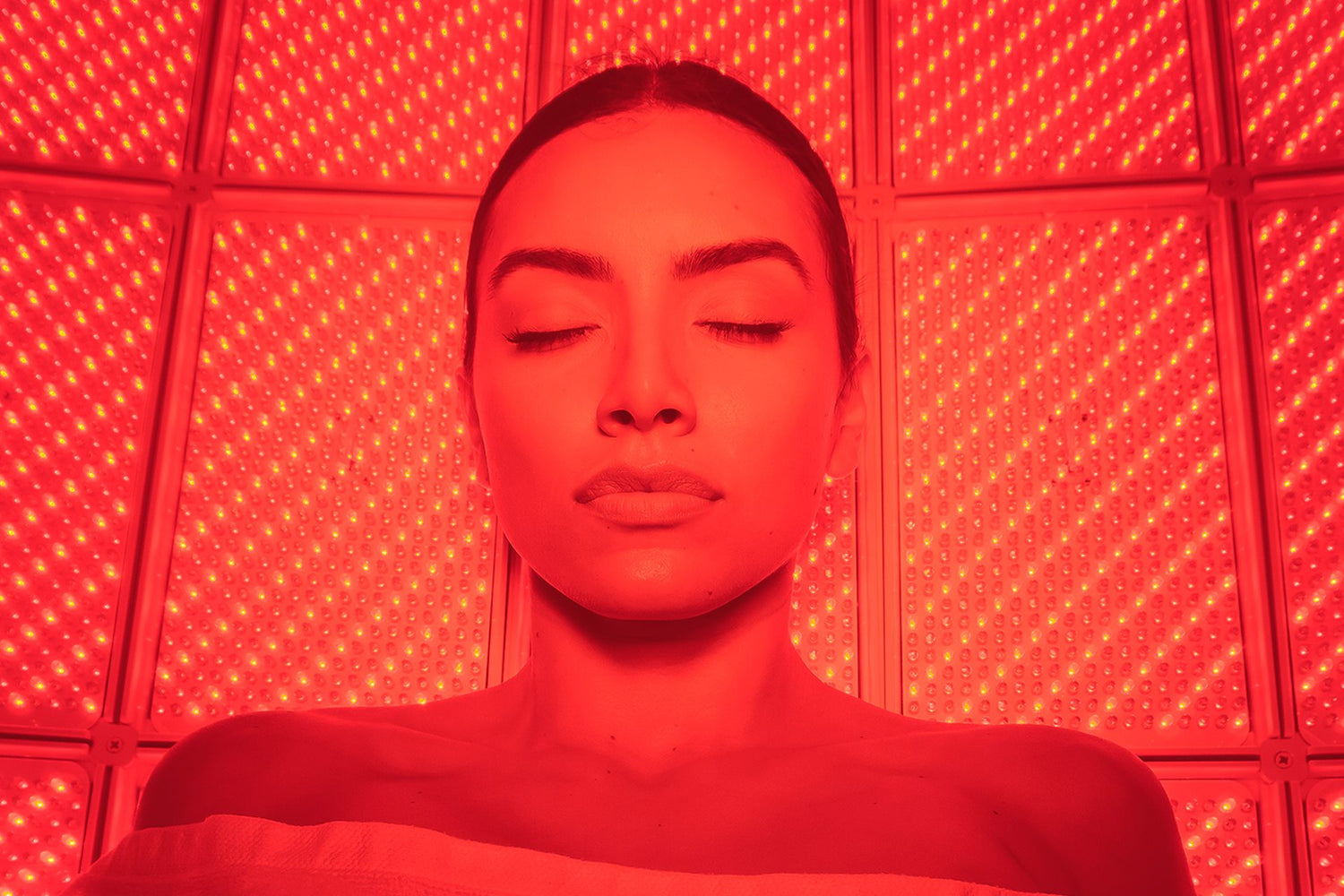 The Glowing Skin: Enhancing Skin Laxity with At-Home Red Light Therapy