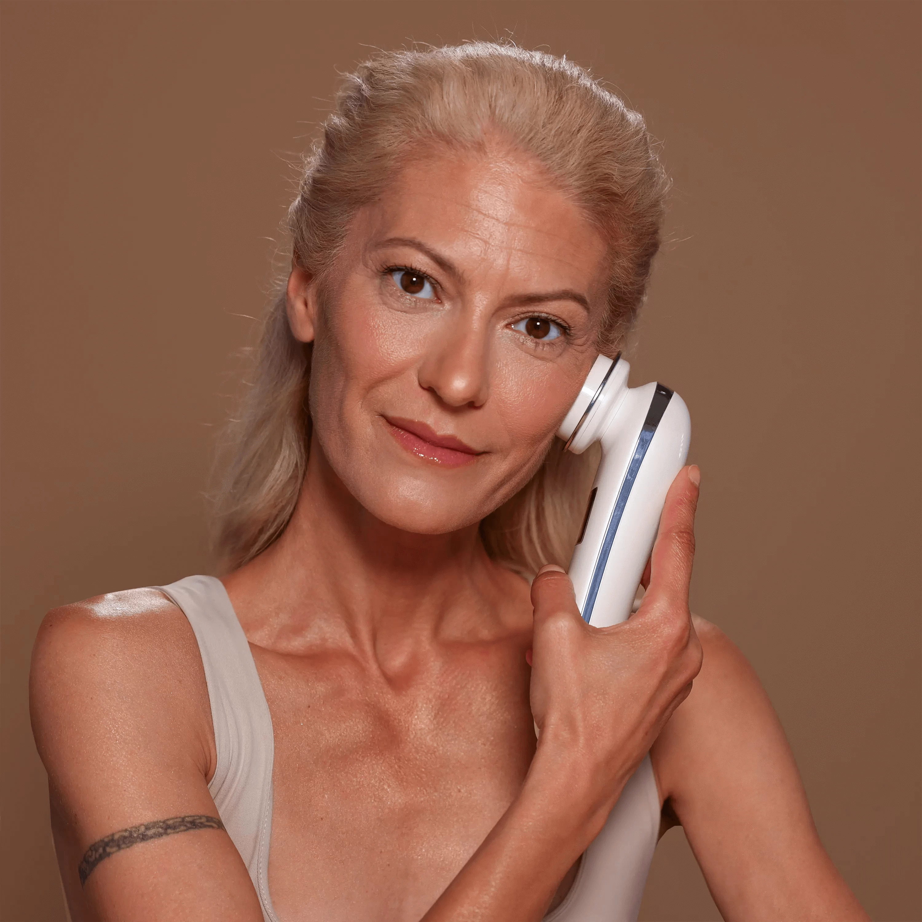 EvenSkyn® Lumo⁺: Premium Anti-Aging & Skin Tightening Handset